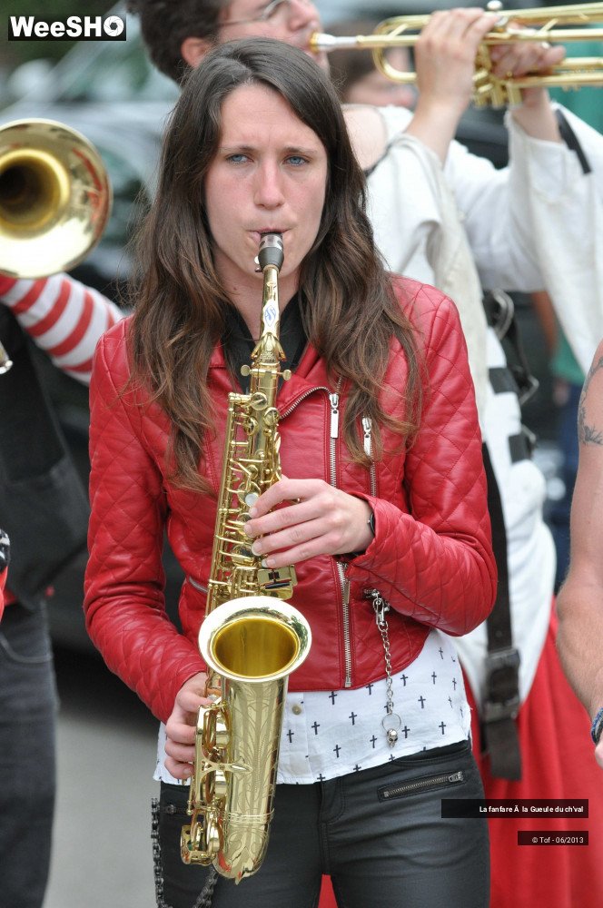 52/56 photos du spectacle La fanfare à la Gueule du ch'val
